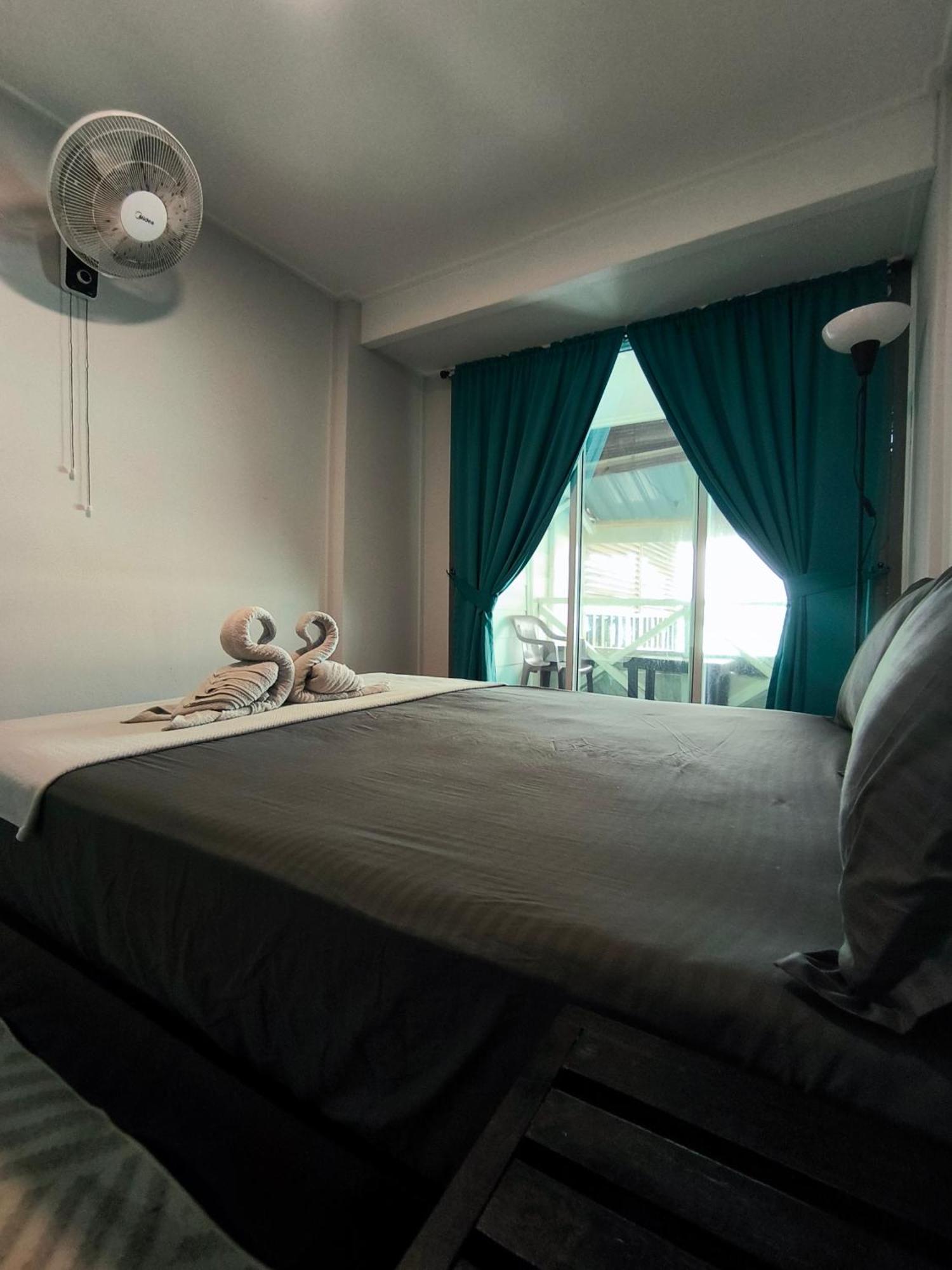 Seahorse Diver Guesthouse Kampong Pasir Panjang  Bagian luar foto